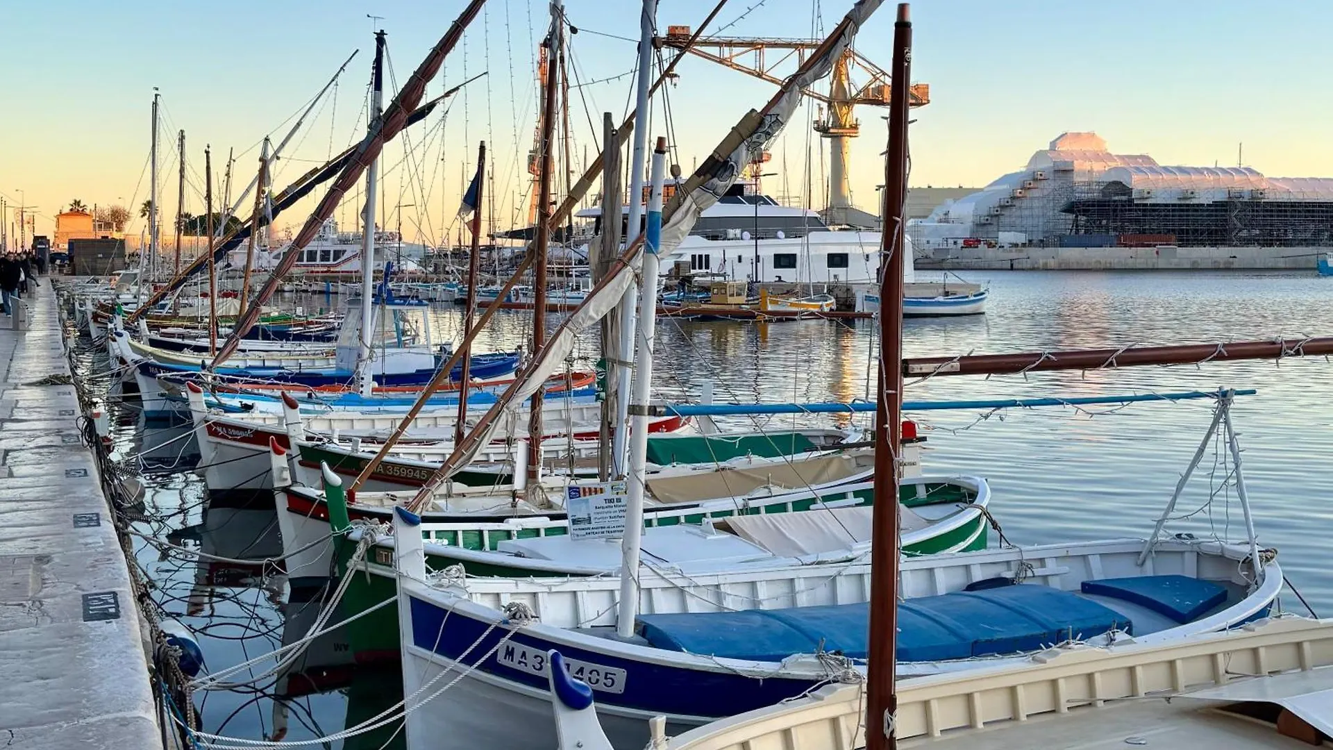 Eden Place Un Petit Coin De Paradis By Laconciergerie13 La Ciotat 0*,  Francia